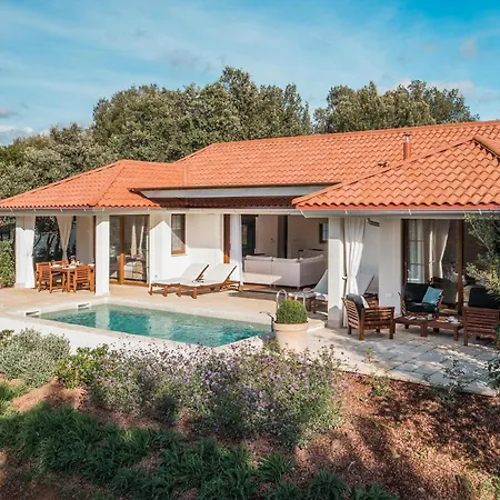 Vakantiehuis Luxury Porto Bus Pula
